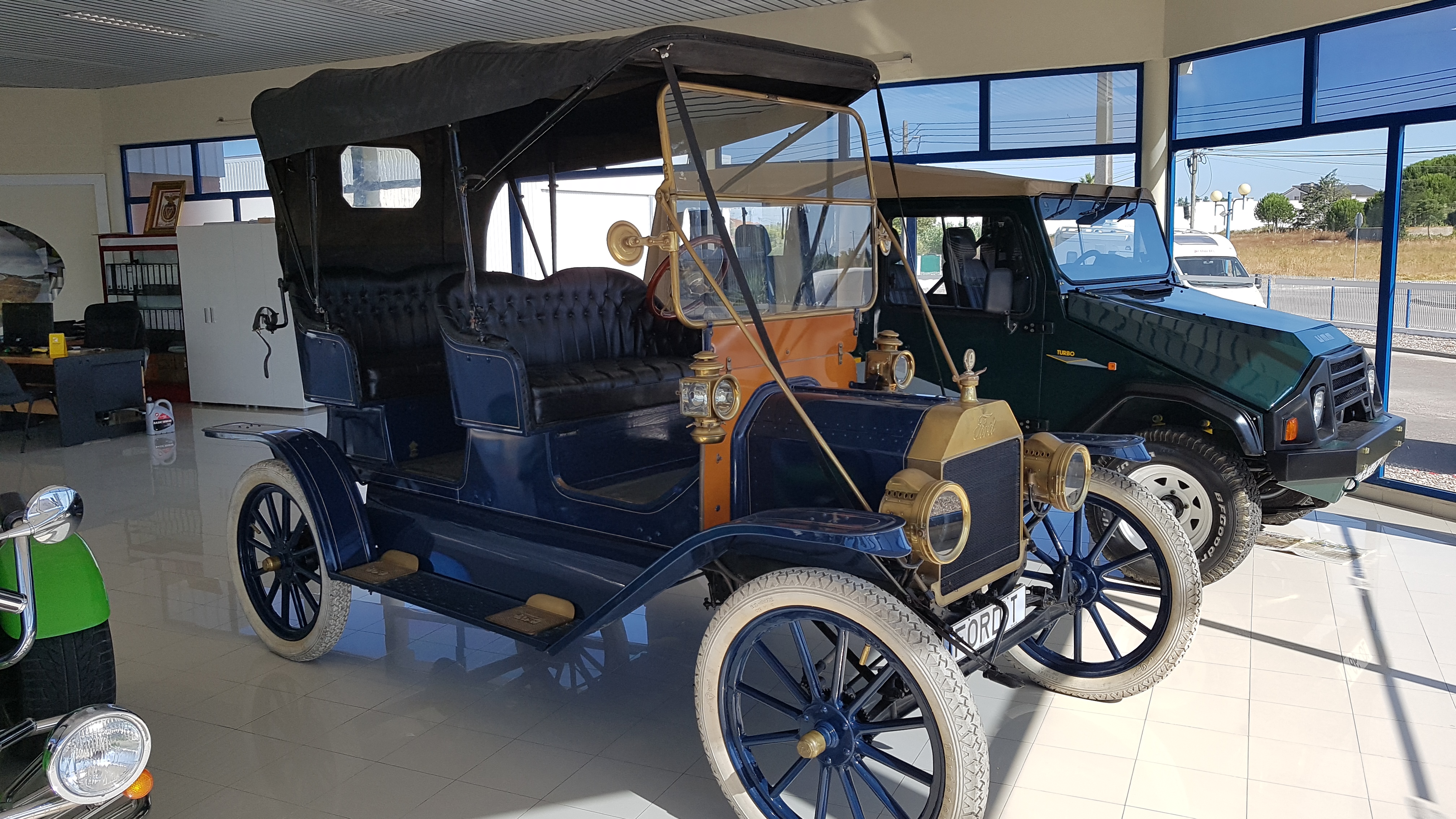 FORD T