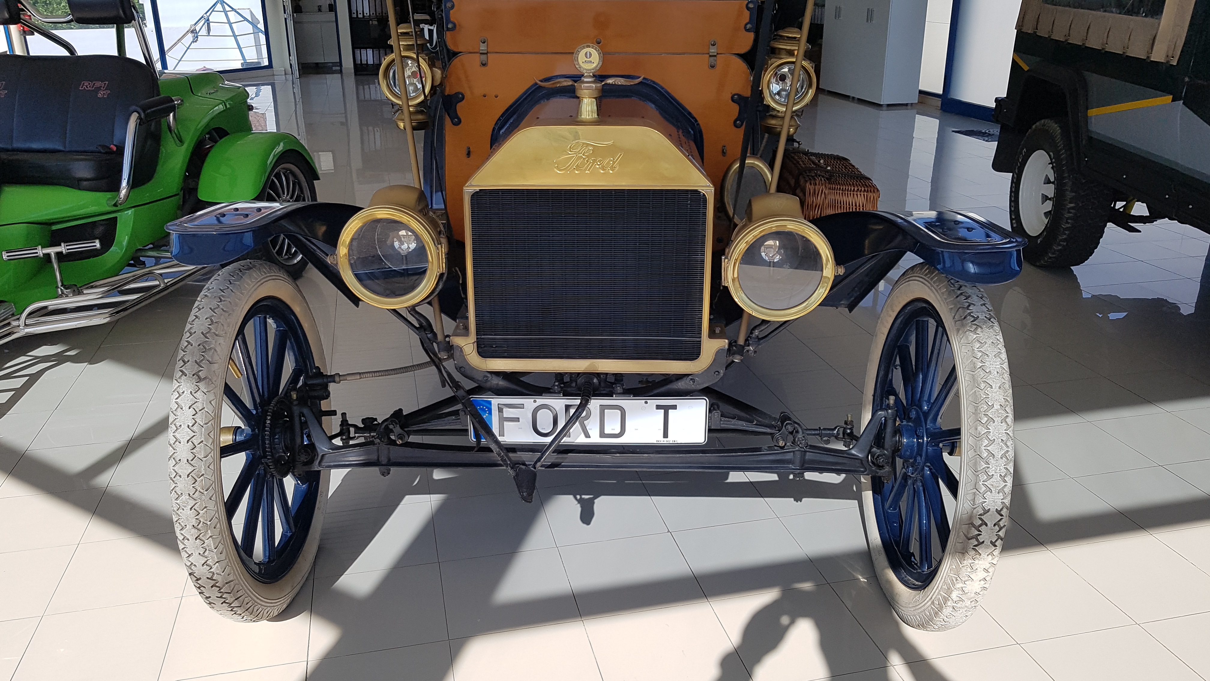 FORD T
