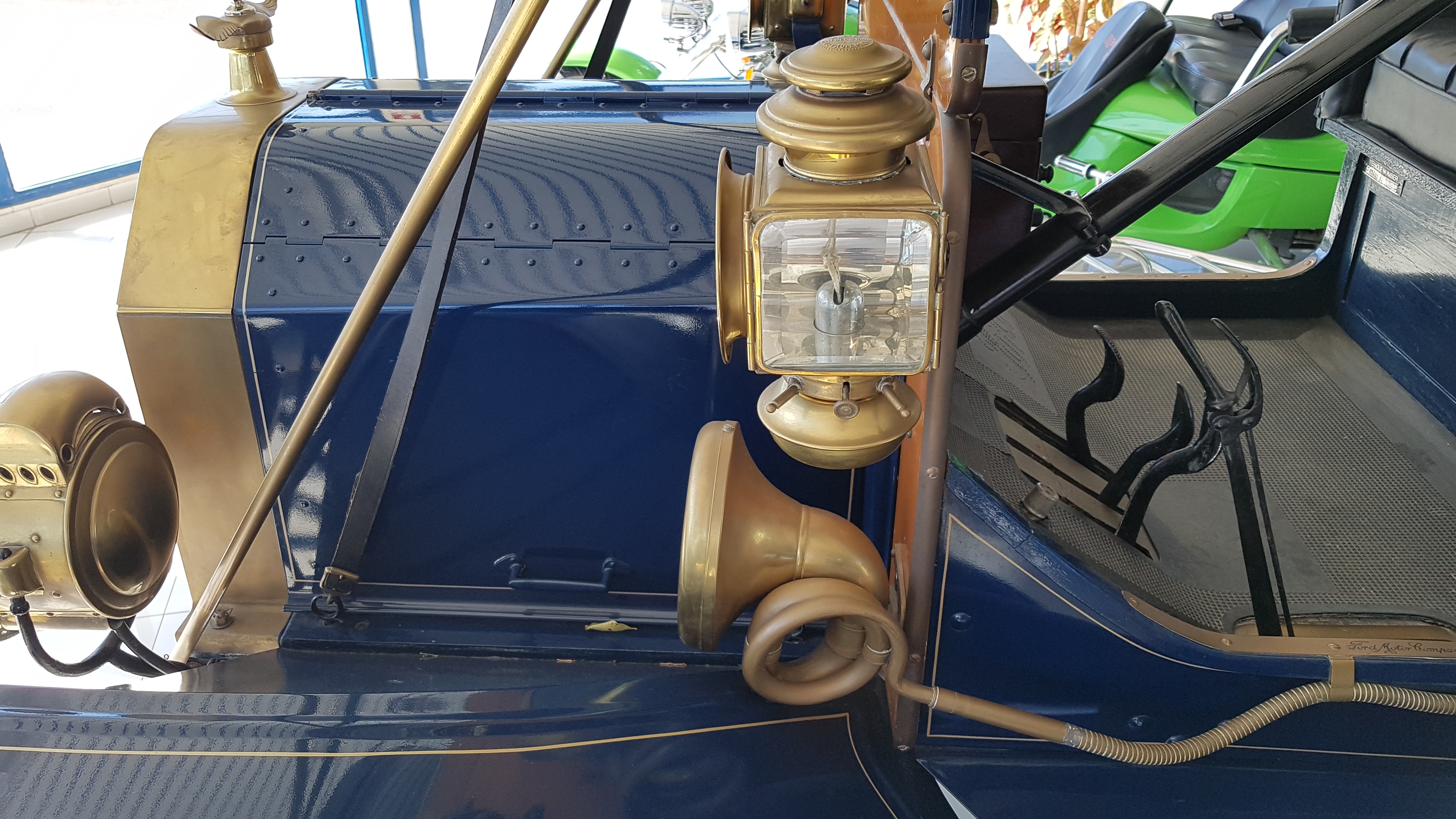 FORD T