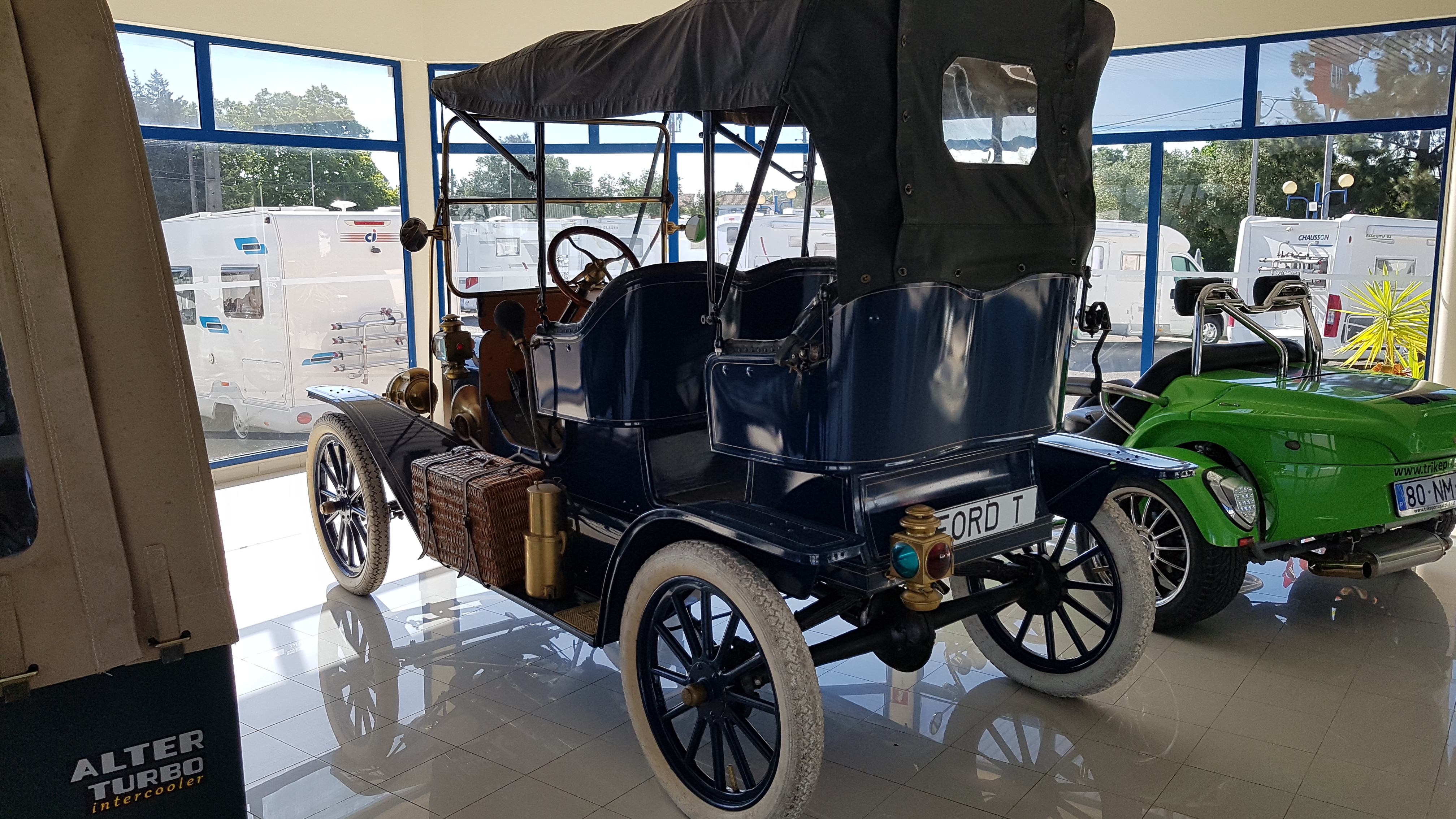 FORD T