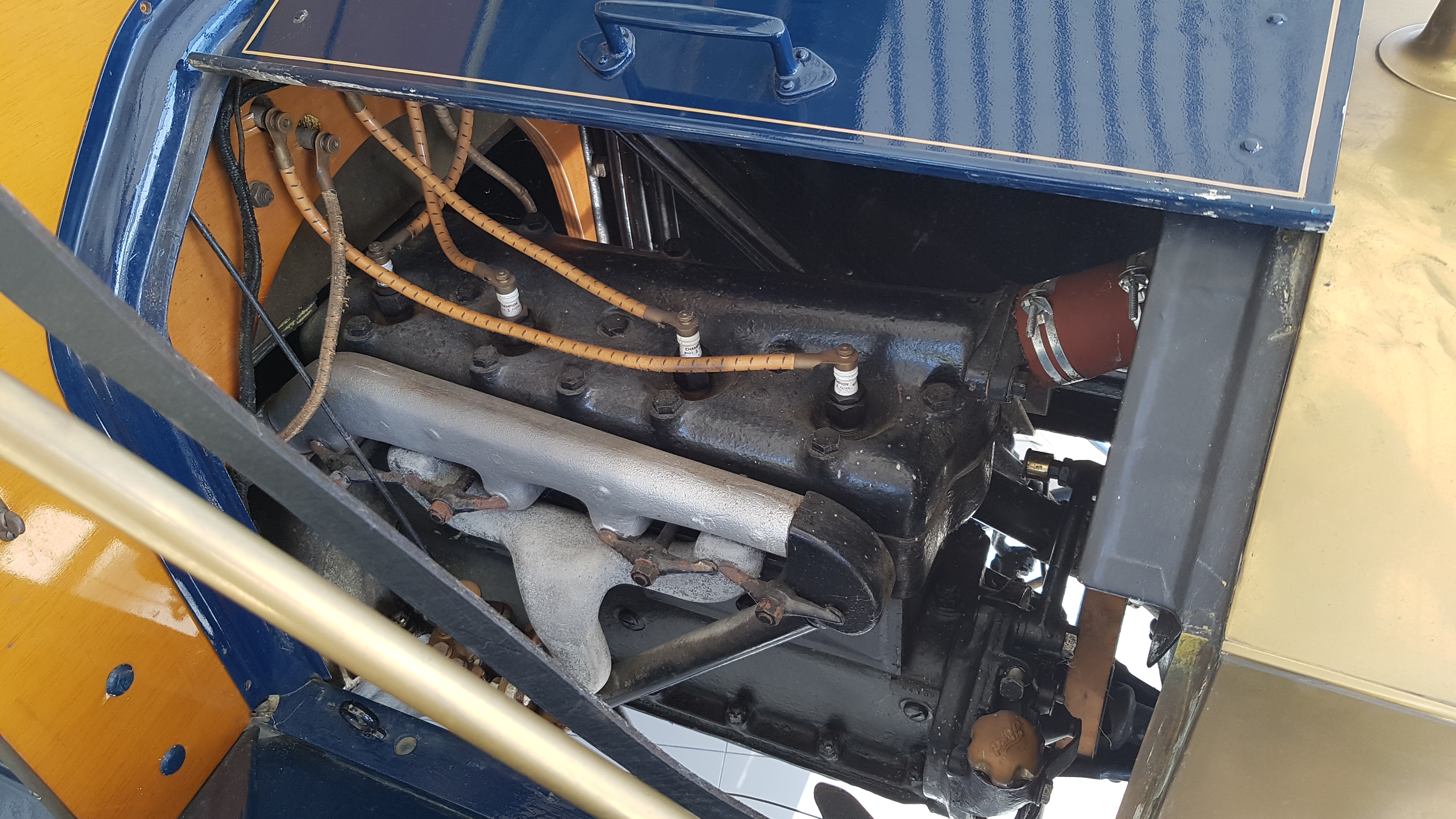 FORD T