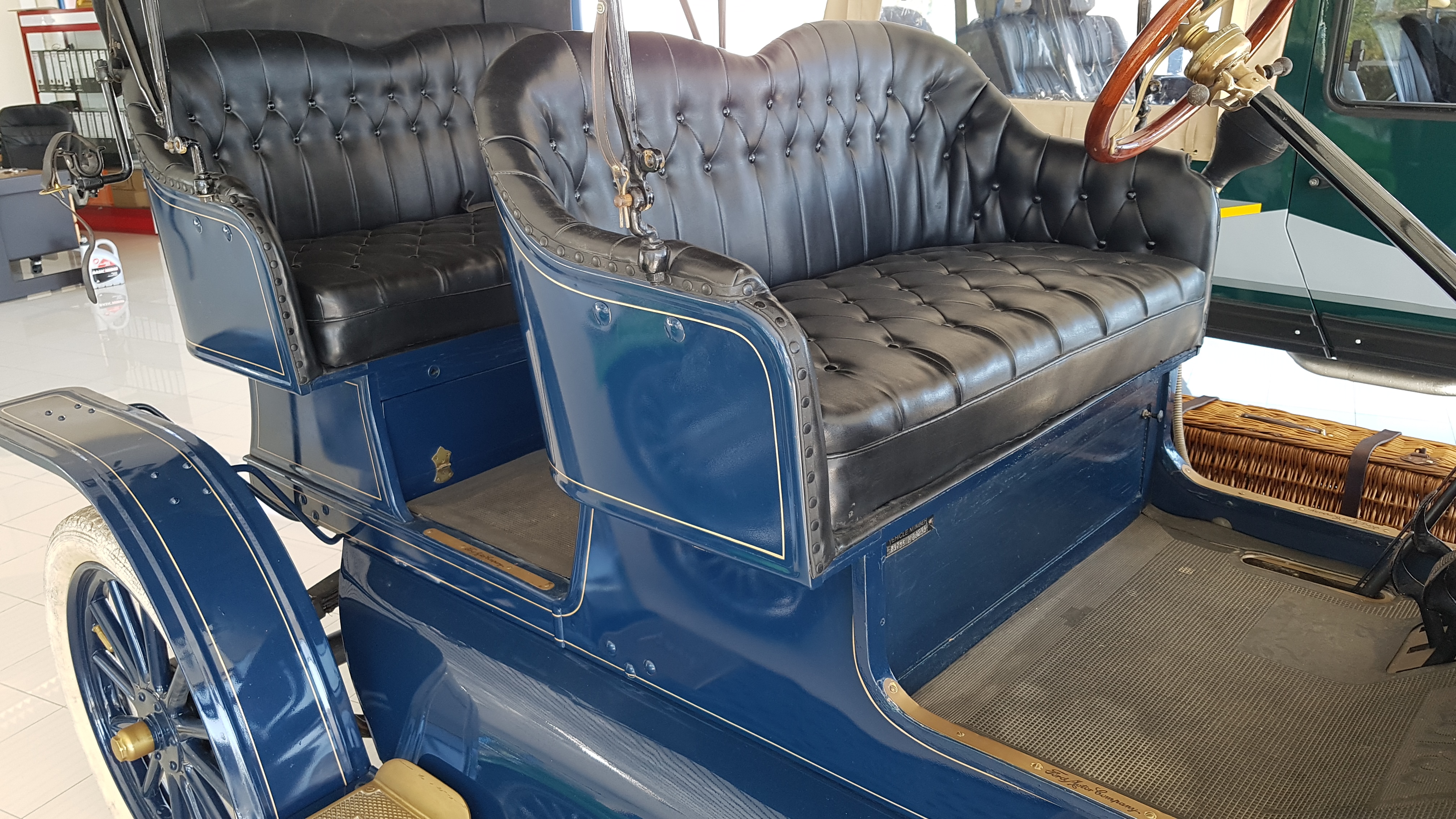 FORD T