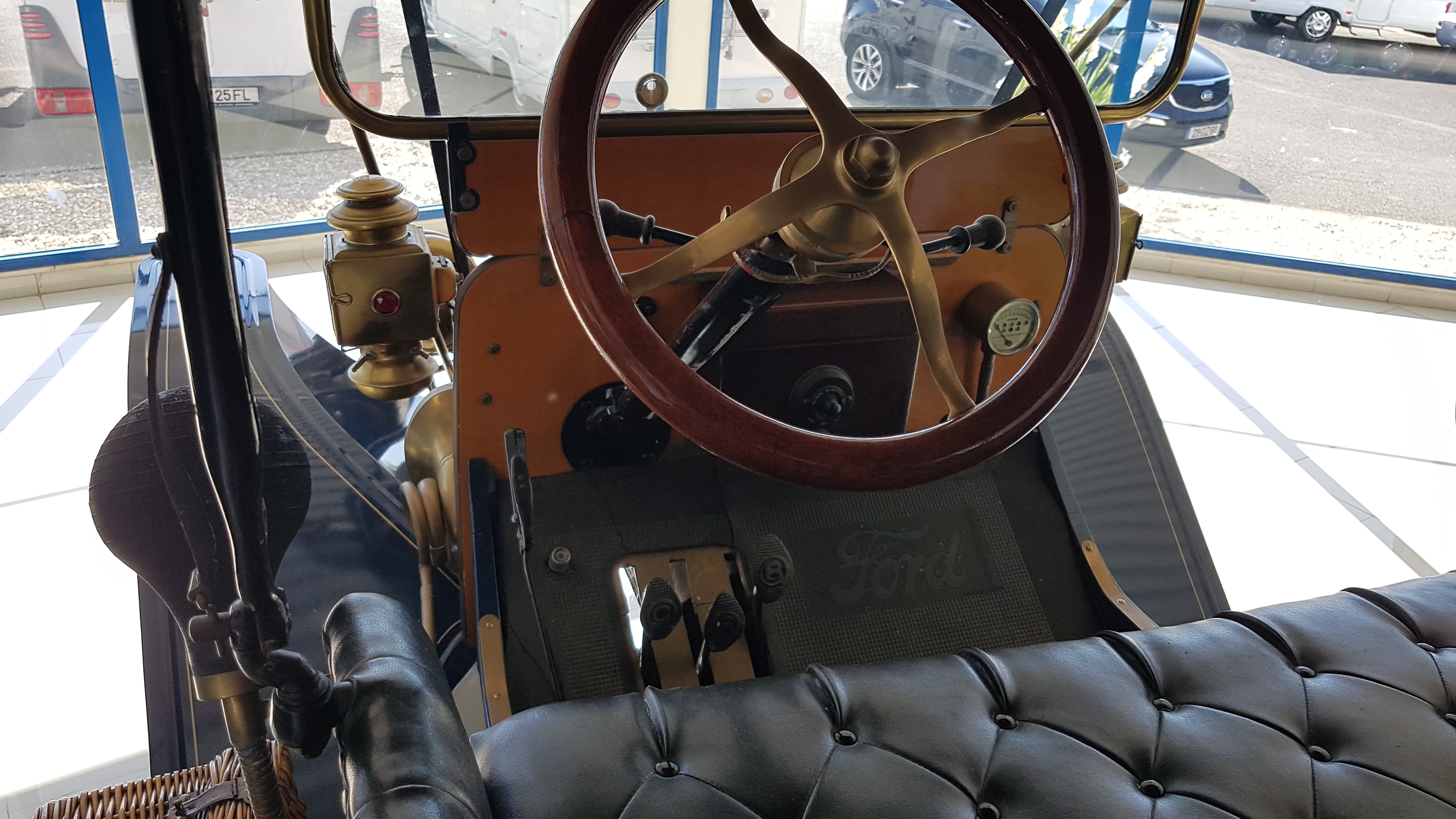 FORD T